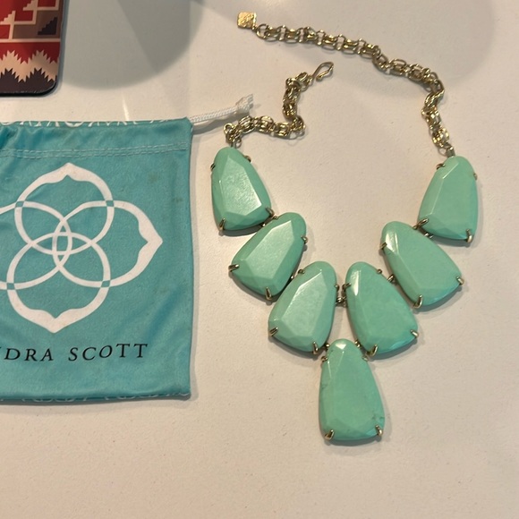 Kendra Scott Jewelry - Kendra Scott Gold Harlow Turquoise Statement Necklace